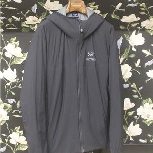 Arc'teryx Men's Black Hooded Jacket men’s Large great condition